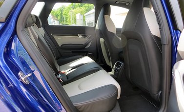 Audi RS6 Avant Plus 10