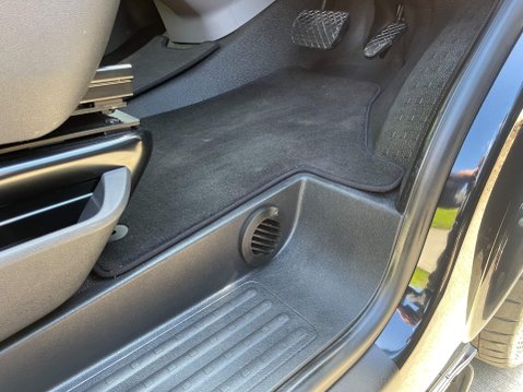 Volkswagen Transporter 2.0 TDI T32 Highline Crew Van DSG FWD SWB Euro 6 (s/s) 5dr 26