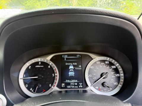 Nissan Navara 2.3 dCi Tekna Pickup Double Cab 4dr Diesel Auto 4WD Euro 6 (190 ps) 25