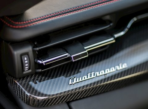 Maserati Quattroporte DV6 20