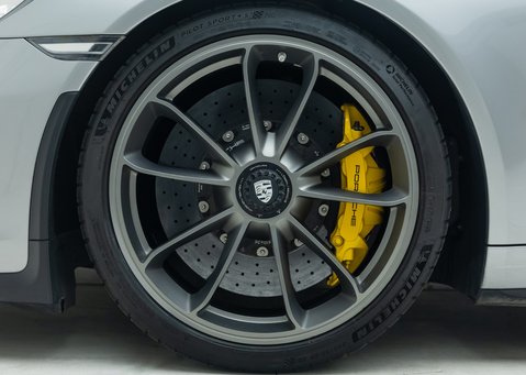 Porsche 911 GT3 Touring (991.2) 