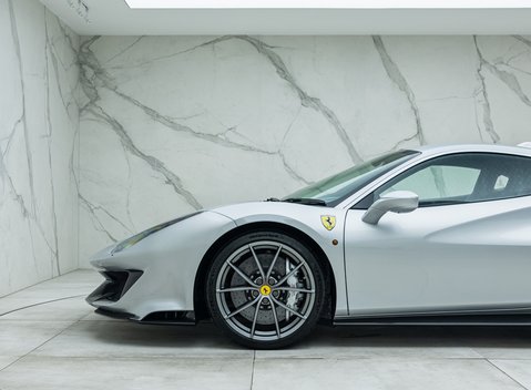 Ferrari 488 Pista 45