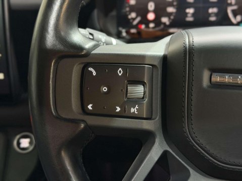 Land Rover Defender 3.0 D300 MHEV X-Dynamic HSE SUV 5dr Diesel Auto 4WD Euro 6 (s/s) (300 ps) 30