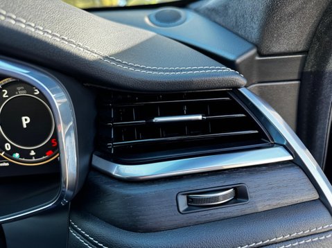 Jaguar F-Pace R-DYNAMIC HSE BLACK 99