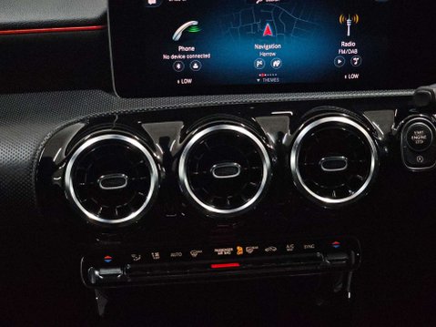 Mercedes-Benz A Class 1.5 A180d AMG Line (Executive) 7G-DCT Euro 6 (s/s) 5dr 31