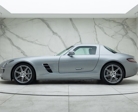 Mercedes-Benz SLS AMG 