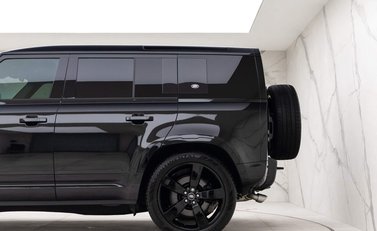 Land Rover Defender V8 31