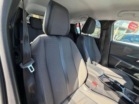 Peugeot 208 PURETECH ALLURE S/S 10