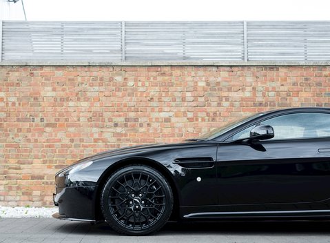 Aston Martin V12 Vantage S 19