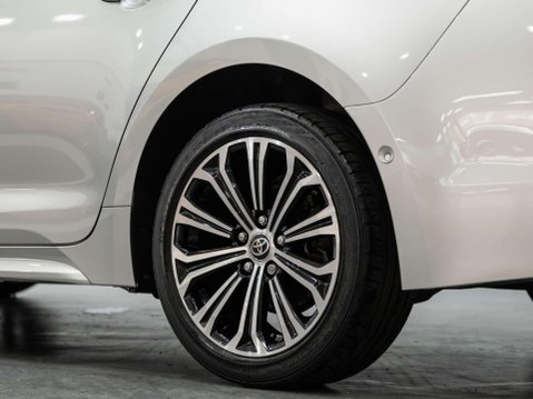 Toyota Corolla 1.8 VVT-h Design Touring Sports 5dr Petrol Hybrid CVT Euro 6 (s/s) (122 ps) 65
