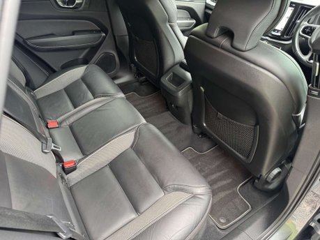 Volvo XC60 2.0 XC60 R-Design B5 MHEV Auto 5dr 38