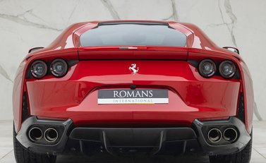 Ferrari 812 Superfast 5
