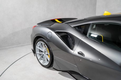 Ferrari 488 Pista WARRANTY. HISTORIC PAINTWORK. CARBON FIBRE INT & EXT. LIFT. CARPLAY. 14