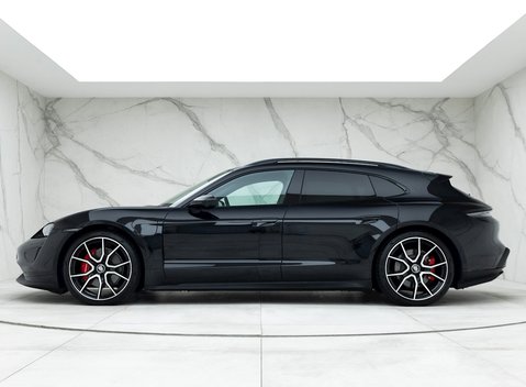 Porsche Taycan 4S Sport Turismo 2