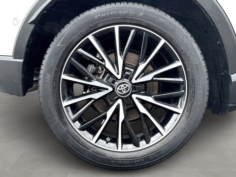 Toyota C-HR 1.8 Hybrid Excel 5dr CVT 11