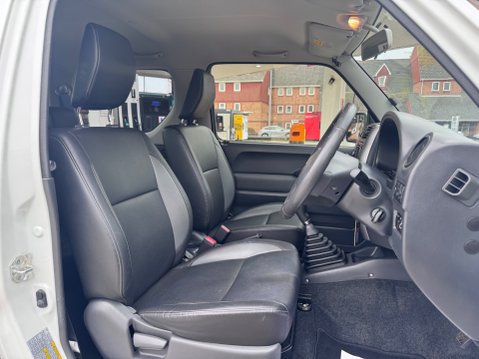 Suzuki Jimny ADVENTURE 3