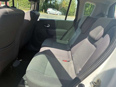 Renault Grand Modus 1.2 TCe Dynamique MPV 5dr Petrol Manual Euro 4 (100 ps) 14