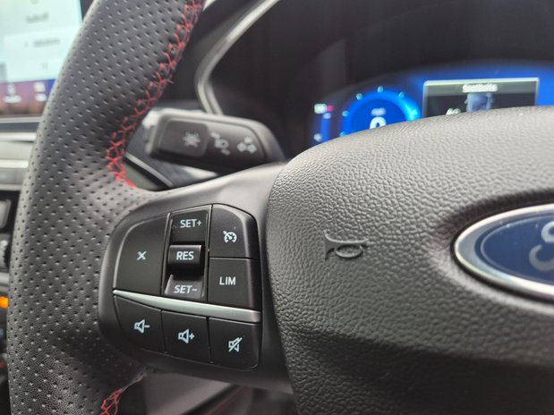 Ford Kuga ST-LINE X EDITION 22