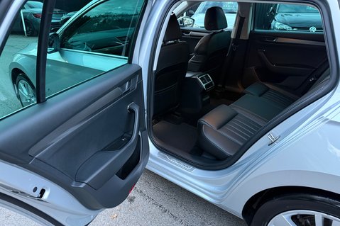 Skoda Superb SE L IV DSG PLUG IN HYBRID -ONE OWNER -FULL SERVICE HISTORY 25