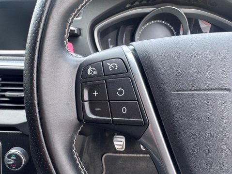Volvo V40 D2 R-DESIGN NAV PLUS 15