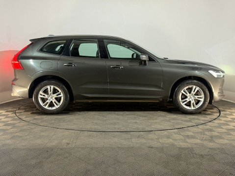 Volvo XC60 D4 MOMENTUM PRO AWD 4