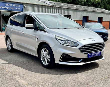 Ford S-Max 2.5 S-Max Titanium HEV CVT 5dr 4