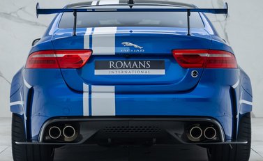 Jaguar XE SV Project 8 5