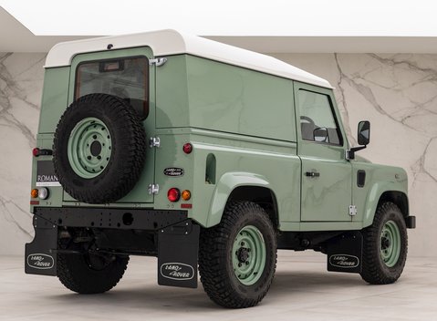 Land Rover Defender 90 Heritage Hard Top 7