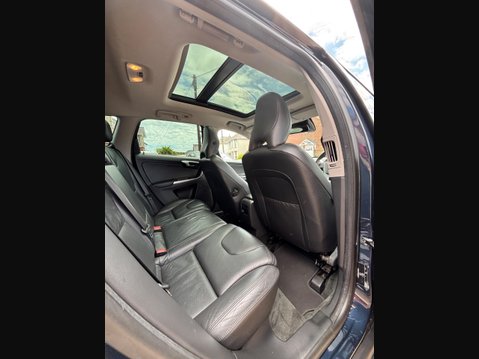 Volvo XC60 2.4 D5 SE Lux Nav Geartronic AWD Euro 5 5dr 33