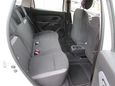 Dacia Duster 1.6 SCe Essential Euro 6 (s/s) 5dr 30