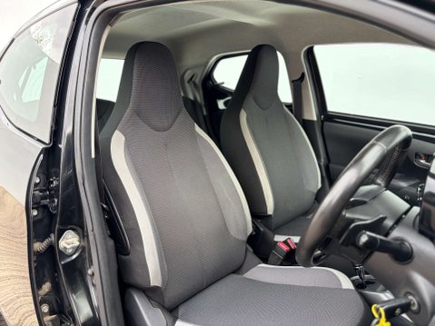 Toyota Aygo 1.0 Aygo X-Play TSS VVT-i CVT 5dr 19