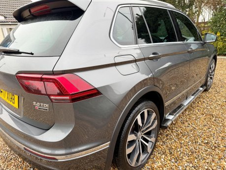 Volkswagen Tiguan 2.0 TDI BlueMotion Tech R-Line DSG 4Motion Euro 6 (s/s) 5dr 9