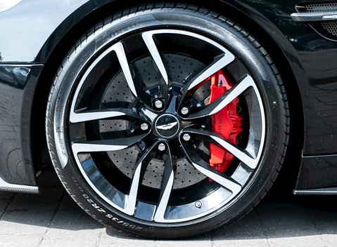 Aston Martin Vanquish 10
