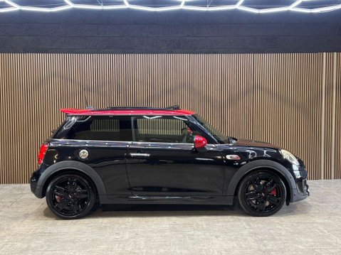 Mini Hatch 2.0 John Cooper Works Auto 3dr 14