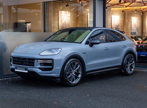 Porsche Cayenne TURBO E-HYBRID Coupe with GT Package 2