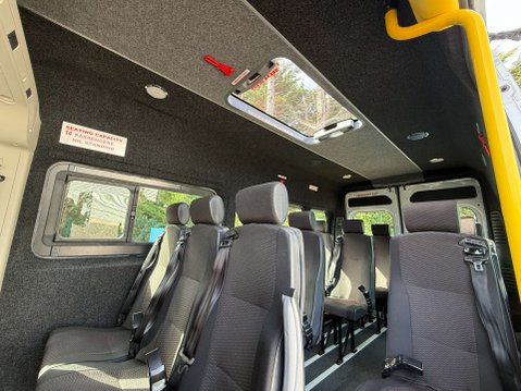 Peugeot Boxer 2.2 L3H2 15-seat Non-D1 3500kg minibus w/ AC & parking sensors. ULEZ Euro 6 21