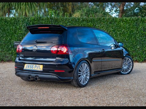 Volkswagen Golf 3.2 Golf R32 Semi-Auto 4WD 3dr 4