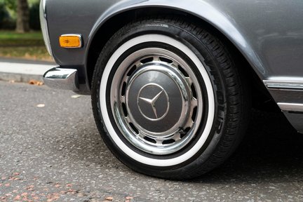 Mercedes-Benz SL Series 280 SL Pagoda 20