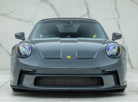 Porsche 911 GT3 TOURING (992) 4