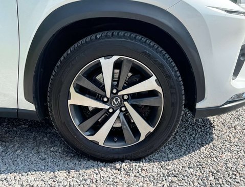 Lexus NX 2.5 NX 300h Takumi CVT 4WD 5dr 14