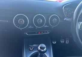 Audi TT 2.0 TDI ULTRA S LINE 37