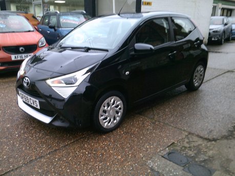 Toyota Aygo VVT-I X-PLAY ONLY 32,000 MILES FROM NEW 13