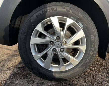 Hyundai TUCSON 1.6 Tucson SE Nav GDi 2WD 5dr 14