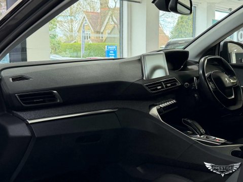 Peugeot 5008 1.2 PureTech Allure EAT Euro 6 (s/s) 5dr 22