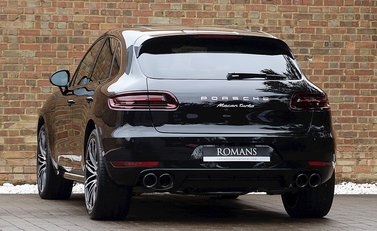 Porsche Macan Turbo Performance Package 11