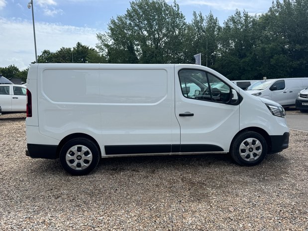 Renault Trafic SWB L1H1 [SOLD MM] Low Roof Advance SL30 Air Con Nav Sensors EURO 6 7