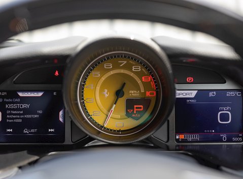 Ferrari 812 Superfast 16