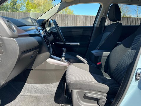 Suzuki Vitara SZ-T BOOSTERJET MHEV 19