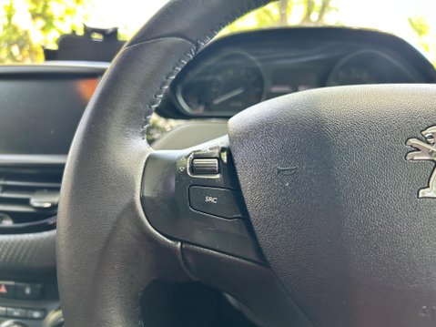 Peugeot 208 PURETECH S/S SIGNATURE 26