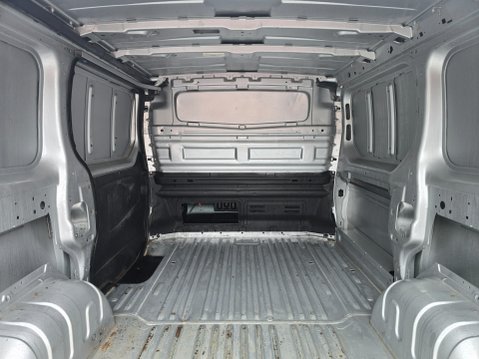 Renault Trafic SL27 SPORT DCI S/R P/V 6